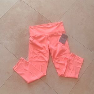 NWT Athleta Salutation Capri